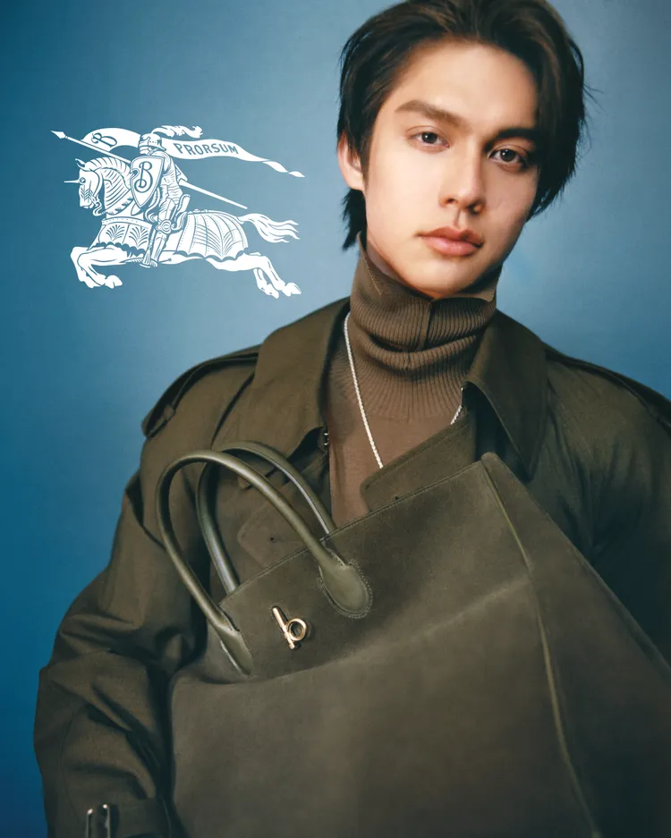 「泰版道明寺」Bright選搭方正廓型的Rocking Horse。品牌提供