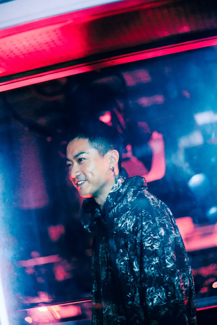 劇中五木是位擁有名氣和權力的當紅歌手，卻厭煩明星生態。公視台語台提供