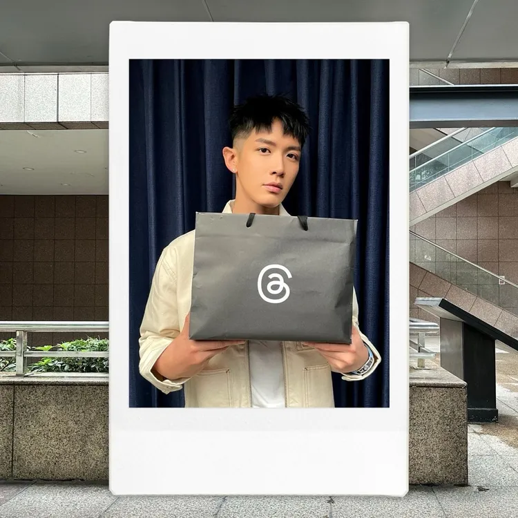 柯震東彷彿成了脆之里長。