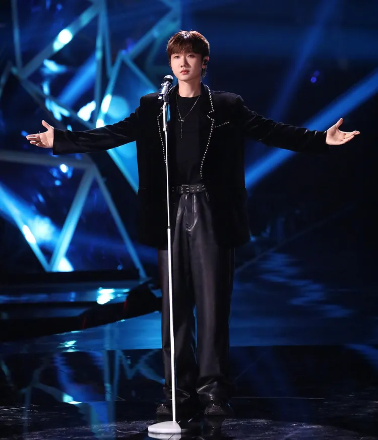 汪蘇瀧上《歌手2024》唱功被批心碎。翻攝湖南衛視《歌手》微博