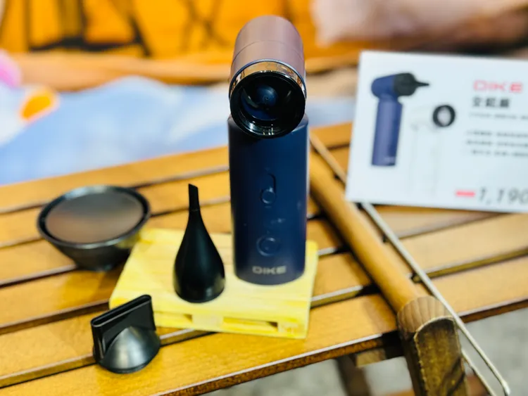 DIKE全能扇有4種吹頭可以替換。記者／趙筱文攝影。