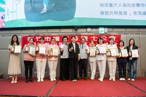 歡慶512國際護師節!高虹安表揚護理人員 感謝白衣天使守護市民健康
