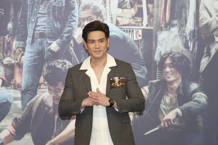 46歲的伍允龍從小練武，兼任演員與武術指導。翻攝straightblast5 IG