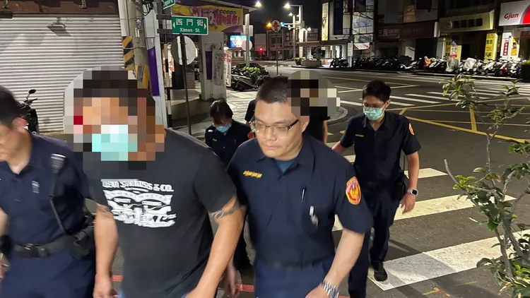 警方通知雙方共11人到案。讀者提供