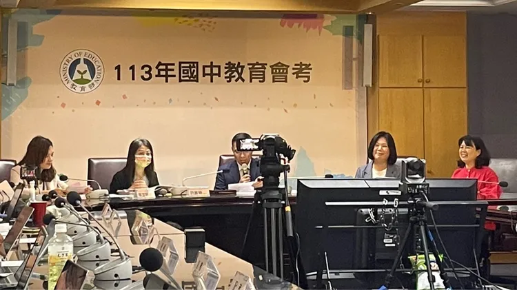 教育部召開解題說明會。記者林則澄攝