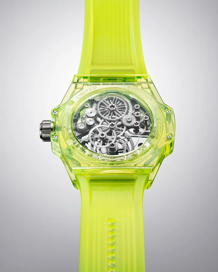 HUBLOT Big Bang陀飛輪螢光黃SAXEM腕錶錶背。品牌提供