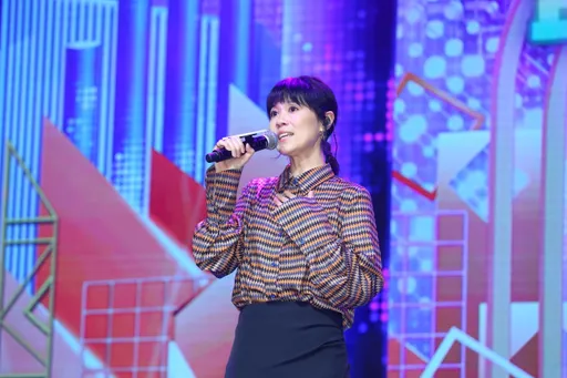 好心疼!金曲歌后曹雅雯雙頰凹陷 厭食症1個月暴瘦10公斤:喝水就吐