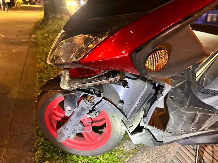 機車車損。警方提供