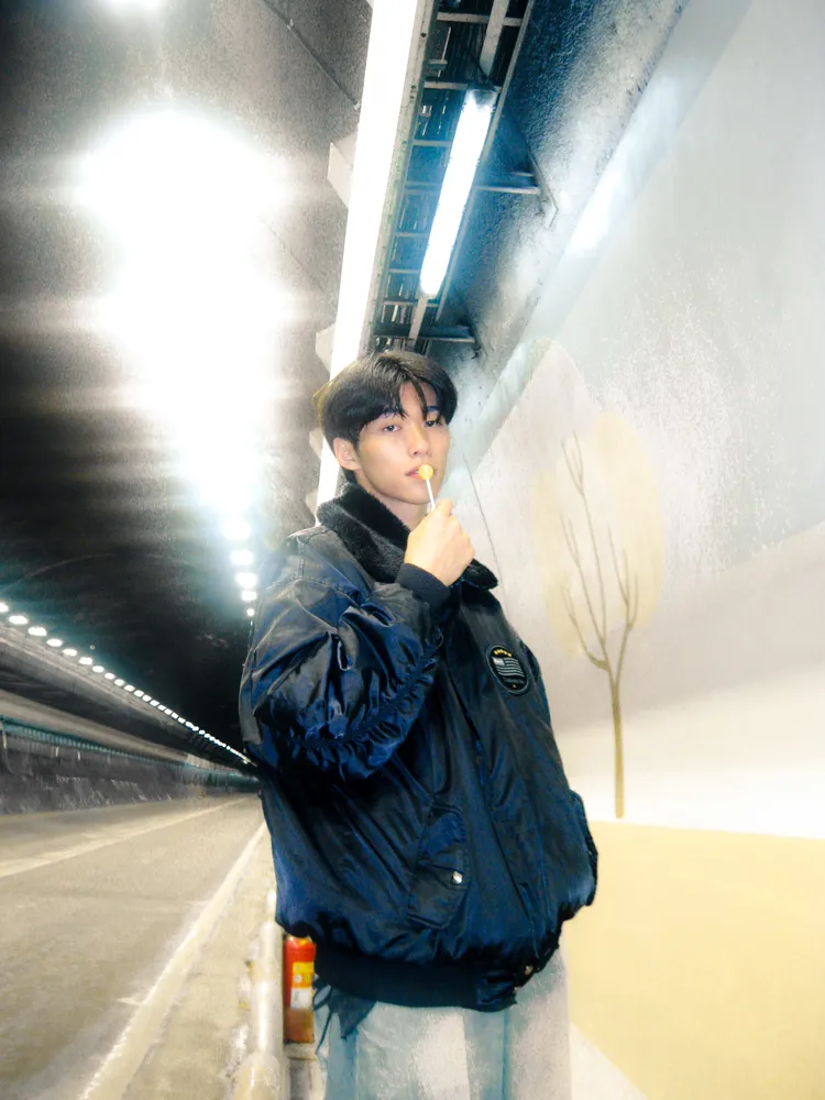 蔡承祐以《C.Y》個人名發表R&B創作單曲《嗯》。滾石音樂提供