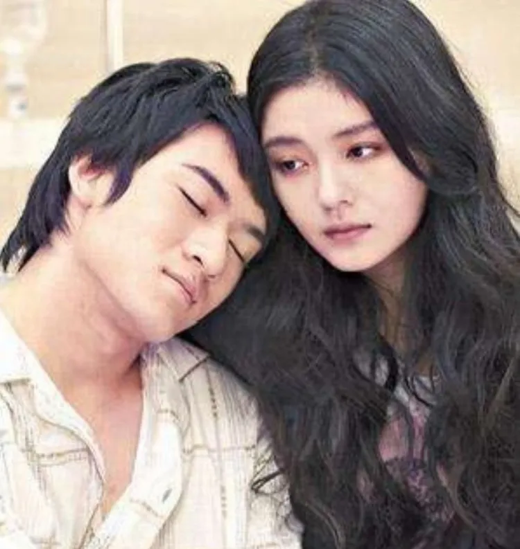 沈建宏（左）在《泡沫之夏》演大S的弟弟。翻攝沈建宏IG