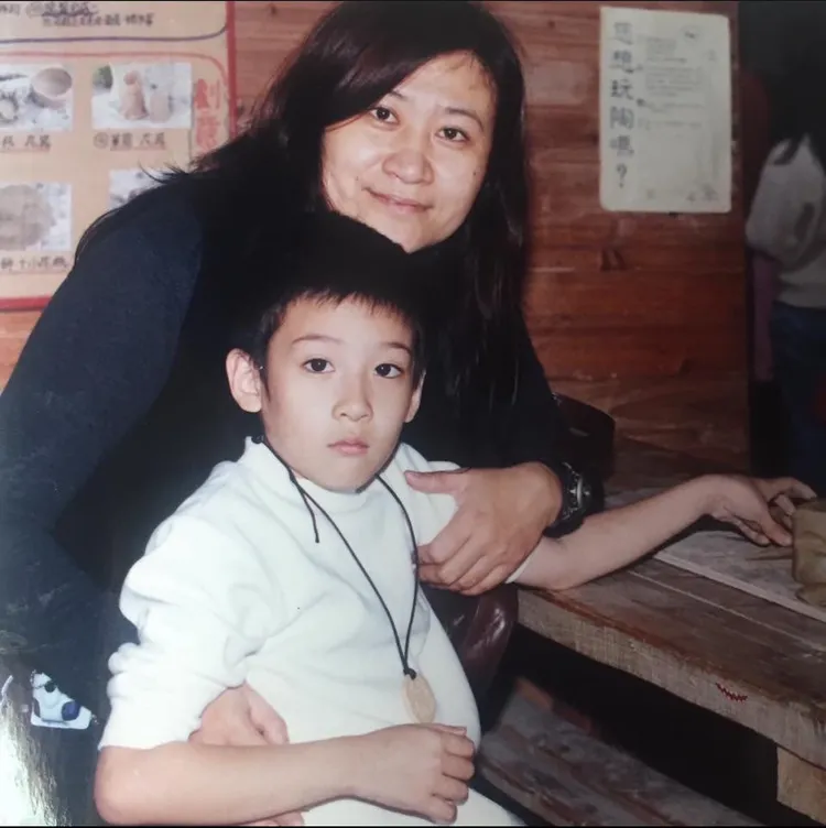 沈建宏和疼愛他的媽媽。翻攝沈建宏IG