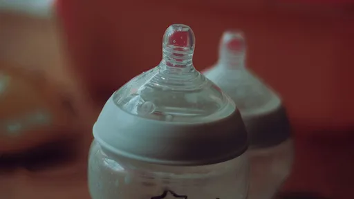 阿嬤「把酒當成水」用來泡奶粉 4月孫喝一口就昏迷送醫搶救