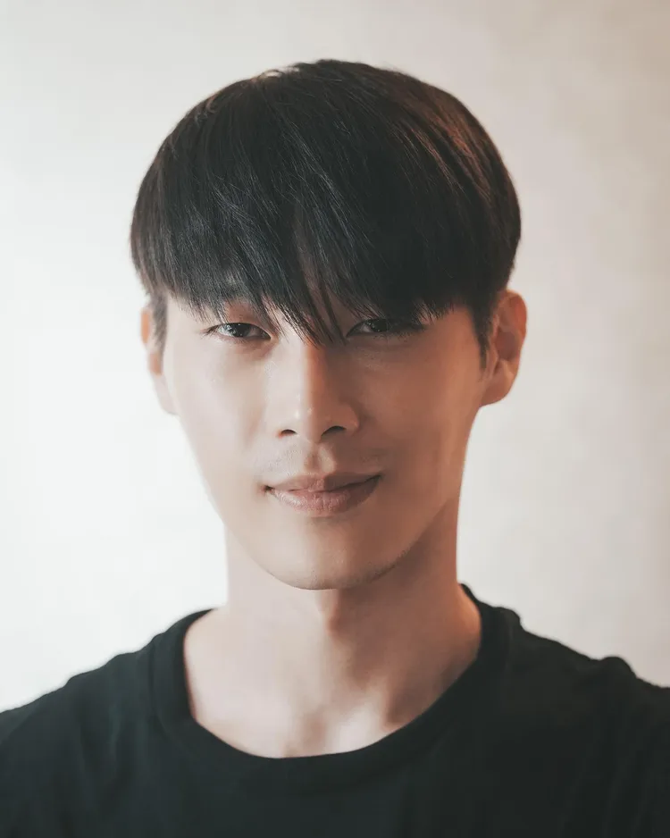 宋偉恩有頭髮的樣子。大愛提供