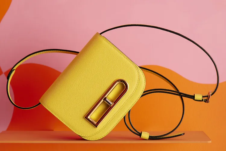 Delvaux端出全新尺寸的Lingot Toy。品牌提供