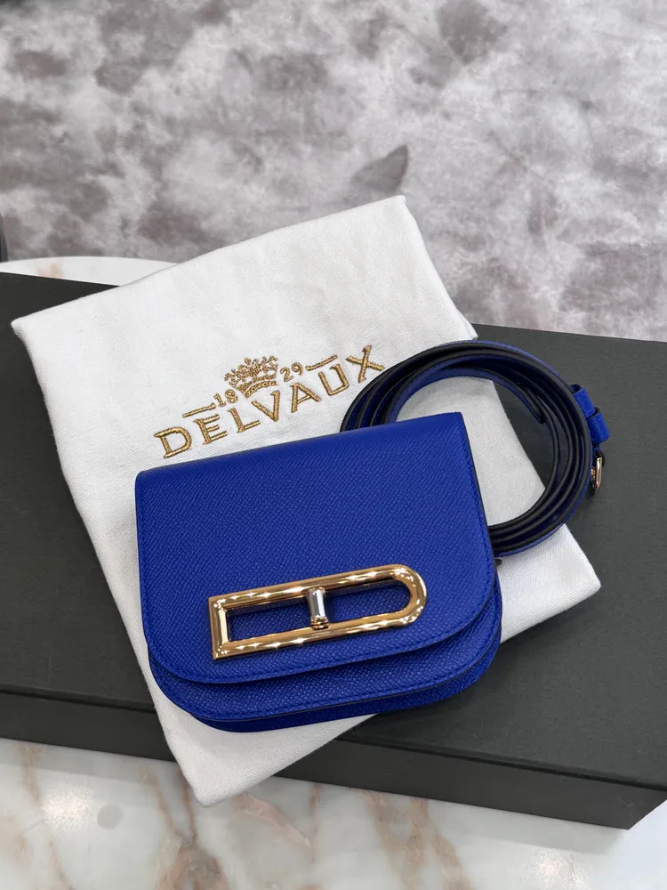 Lingot Toy附有同色系可穿式皮質背帶。劉旻君攝