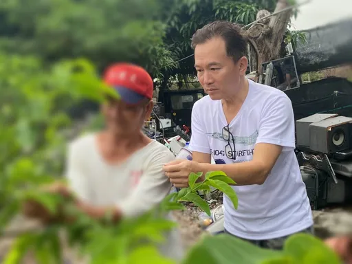 孫鵬台東扮啞巴農夫獨創「孫式手語」 演大愛劇當在職訓練感化孫安佐