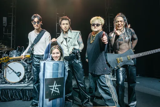 TRASH開唱腸胃炎送醫 唱到一半巨型垃圾桶搬上台