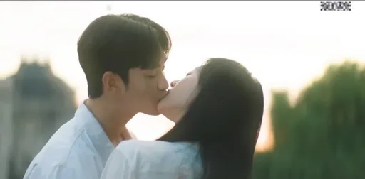 有片｜《淚之女王》未公開吻戲釋出！網誇「這麼會親，為何不放正片」