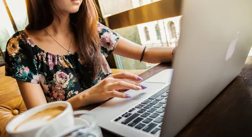 年薪近百萬遭同事衝康「上班沒人理」 過來人喊讚原因曝