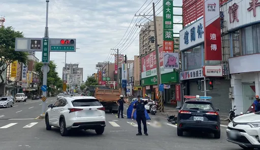 高雄砂石車內輪差奪命!電動車阿嬤斷肢慘死