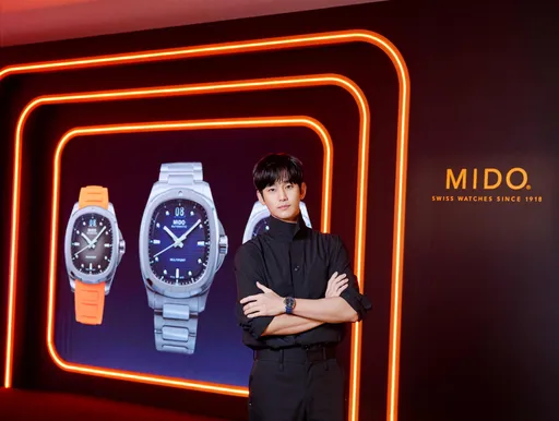 金秀賢現身首爾“MIDO TV Universe 2024”　配戴《淚之女王》同錶款TV Big Date 問候台灣粉絲