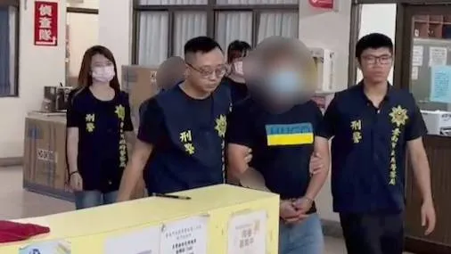 南警攻堅逮捕鴛鴦通緝逃犯，訊後將李嫌移送法辦，黃女送地檢署歸案。翻攝畫面