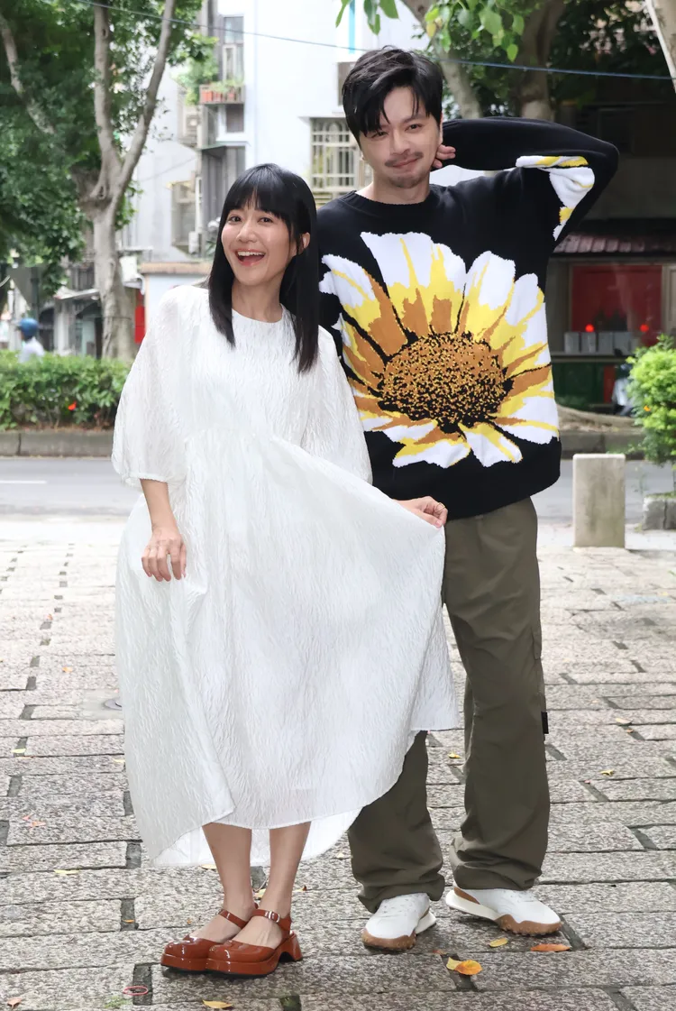 江常輝（右）先對陳婉婷伸出友誼之手。陳建岐攝