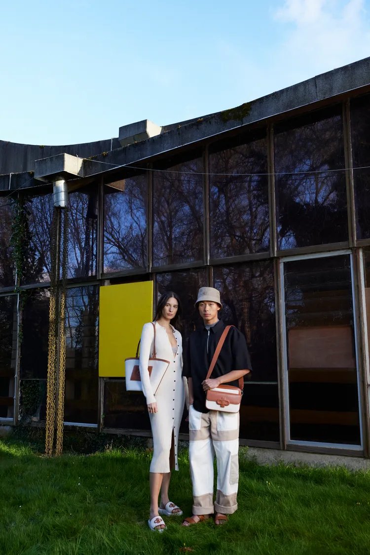 ICON系列以帆布拼接皮革帶來清新風格。品牌提供