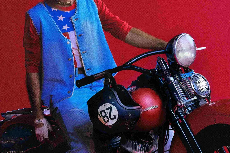 淺色水洗羊羔毛丹寧背心以70年代的Levi's服飾輪廓作為靈感。品牌提供