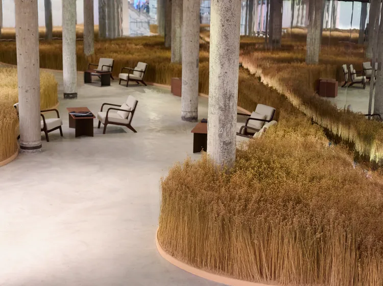 ZEGNA打造出一片「亞麻綠洲」。品牌提供