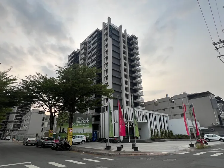 「星PARK」社區規模適中加上周邊商業機能發達，目前銷售已達近百戶，進入倒數階段。葉家銘攝