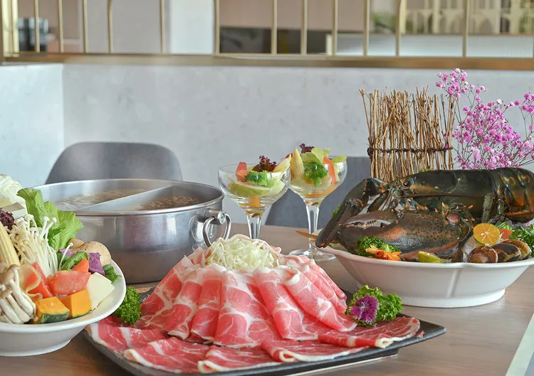 涮涮鍋Smile One推出滿額送波士頓龍蝦兌換券。業者提供