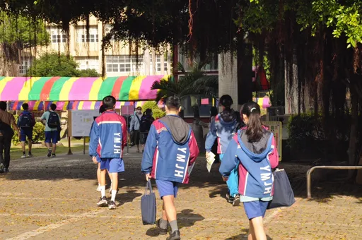 國中會考數學「難易適中」鑑別度高 解題教師:第20題後具挑戰性