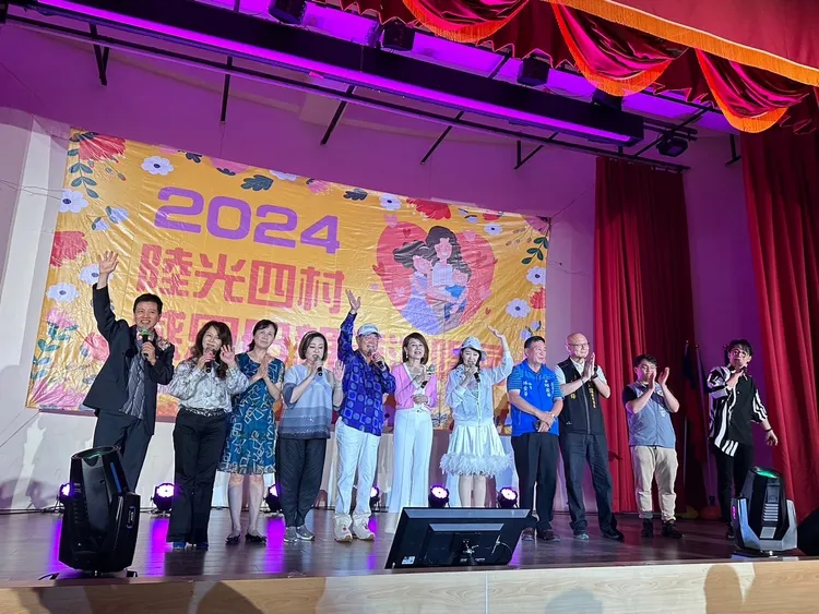 陸光社區母親節活動，有陳凱倫、劉福助、向娃、文香、吳雪芬等歌手共同演出。　翻攝台北市電影電視演藝業職業工會臉書