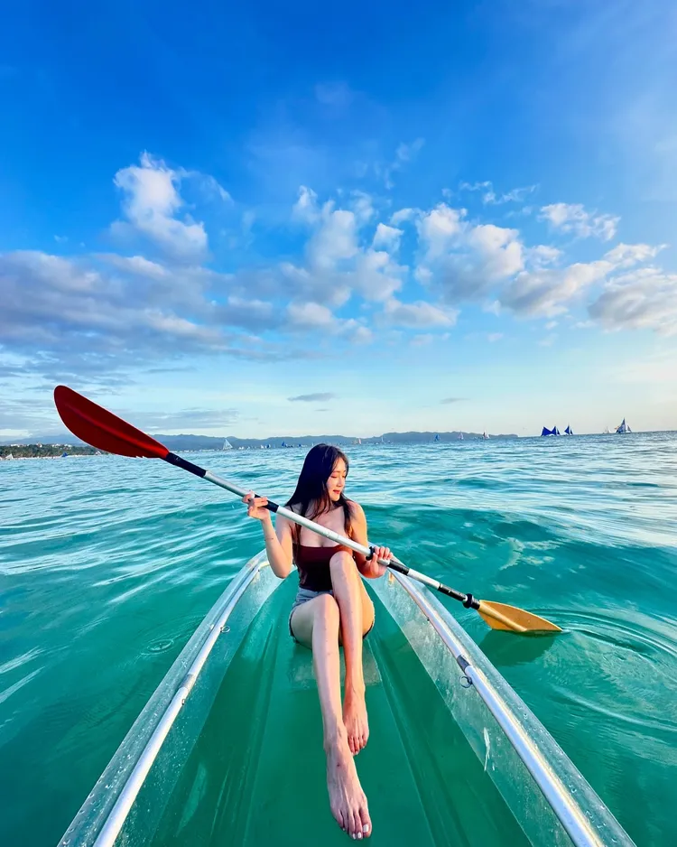 丫頭上個月到長灘島舉辦第一團員工旅遊。翻攝丫頭IG