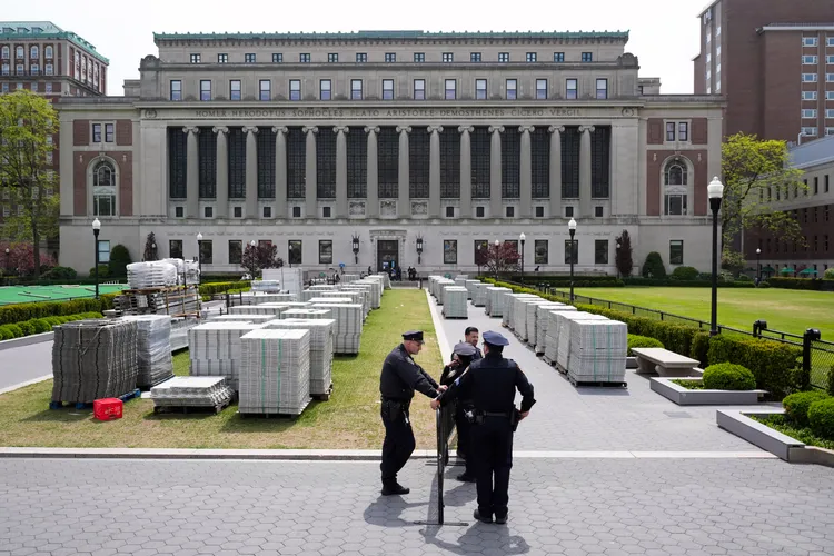 哥倫比亞大學表示，因為變數太多，考慮學生安全，只能取消畢業典禮。美聯社