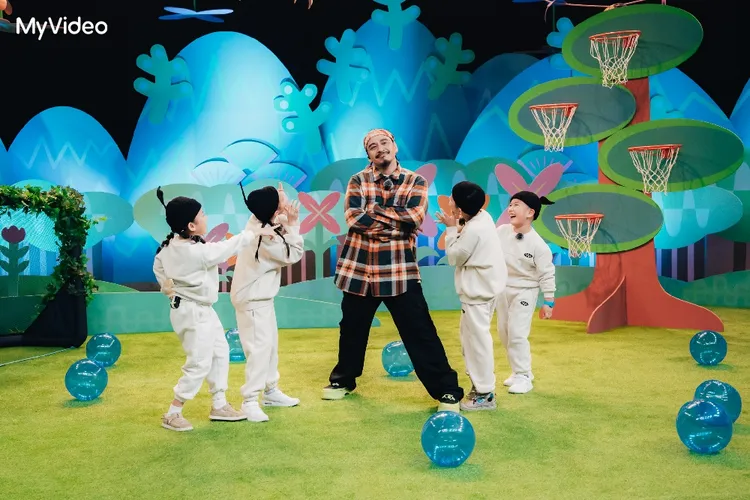 葛西瓦找來部落孩子組成「彩虹古謠隊」演唱。MyVideo提供