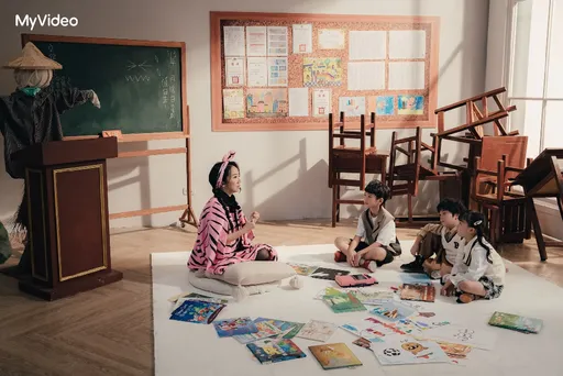 陶晶瑩節目披粉紅虎皮顛覆形象 品冠遭小孩虧:你阿宅喔