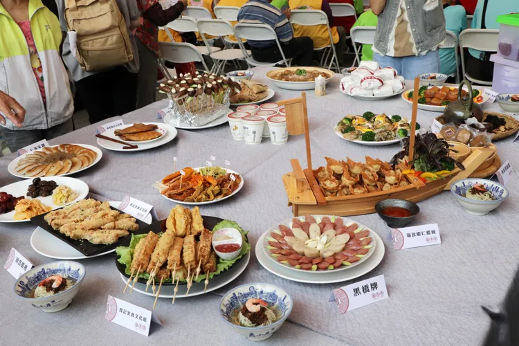 台南22家最知名小吃一同歡慶。市府提供