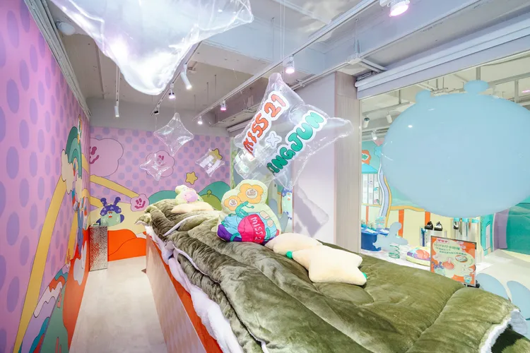 快閃店打造出現實版「豌豆公主」的床。品牌提供