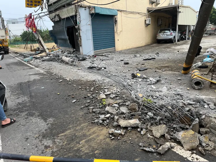 現場一片狼藉。讀者提供