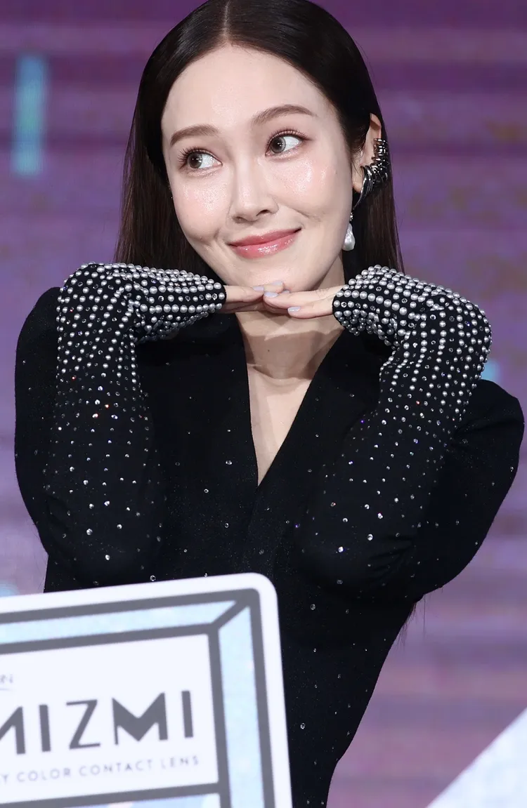 Jessica戴上MIZMI隱眼現身。彭欣偉攝