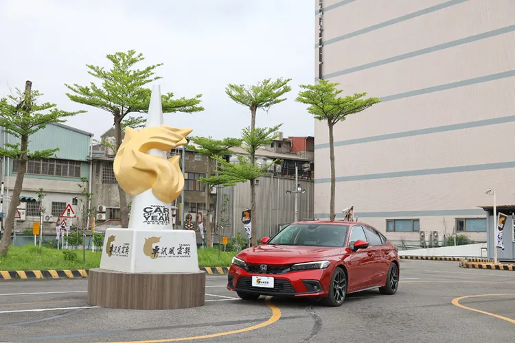 去年上市，並採用Honda新款e:HEV油電技術的Honda Civic為【2024最佳進口中型車】。主辦單位提供