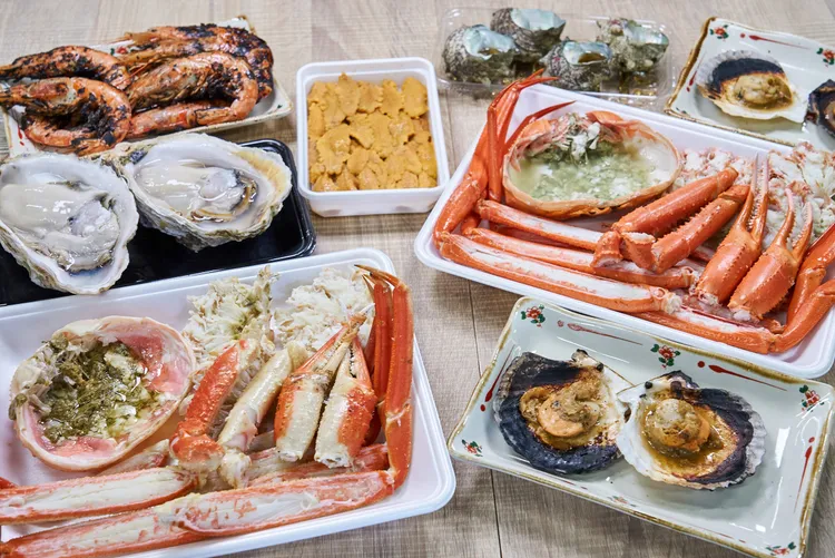 來到鳥取境港絕對不能錯過到「大漁市場中浦」品嚐最鮮美的海鮮。StellAH.提供