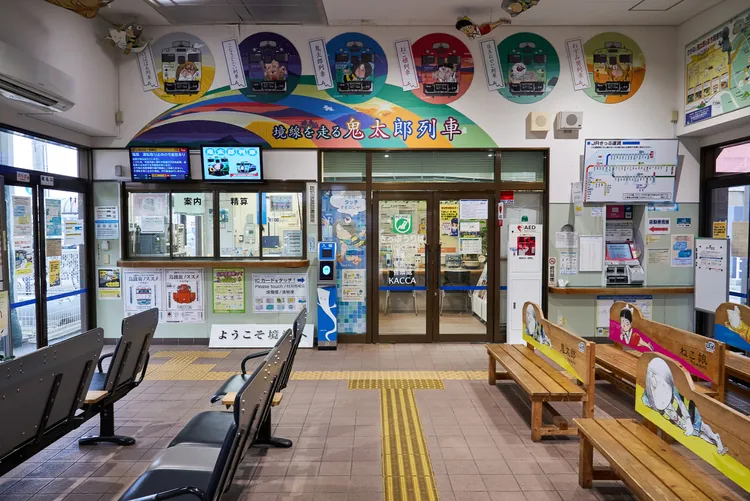 JR境港站又被稱作是鬼太郎站，處處充滿漫畫色彩。StellAH.提供