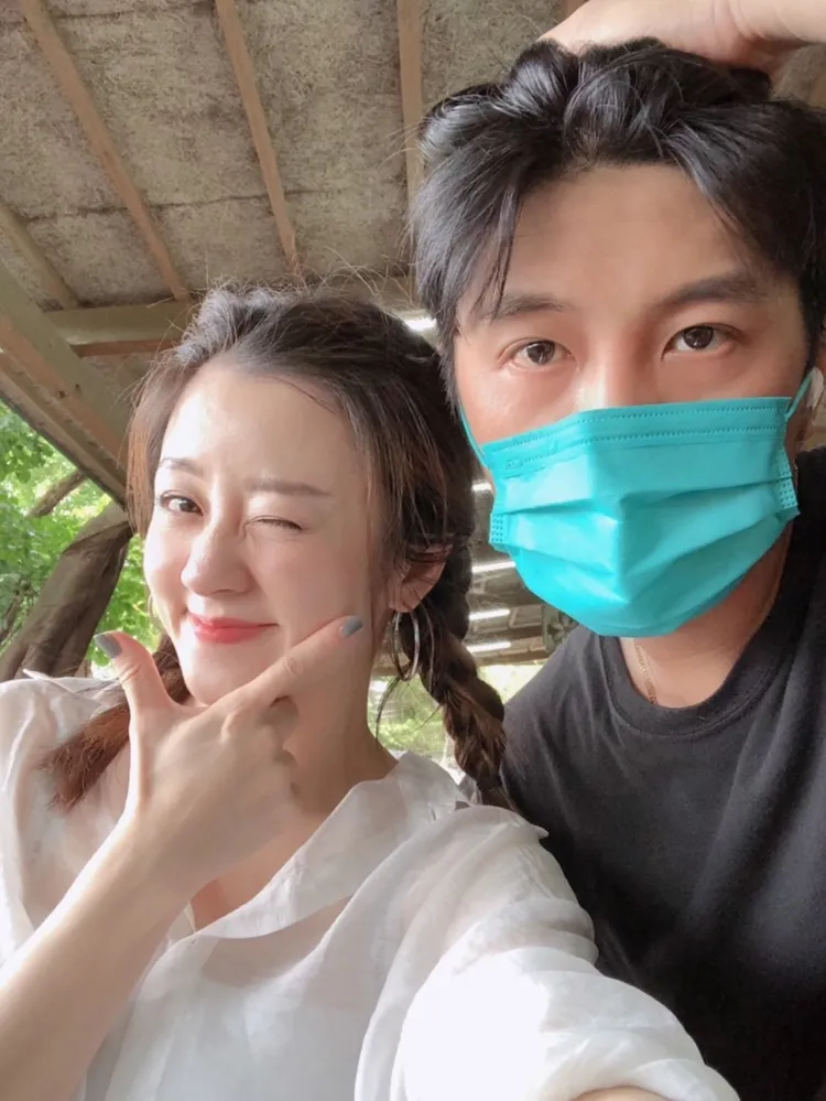 楊佩潔（左）和孫子超曾經甜蜜。楊佩潔提供