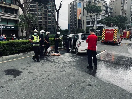 「六條通」惡男拒捕衝撞警車　警開3槍射輪胎衝入火鍋店逮人