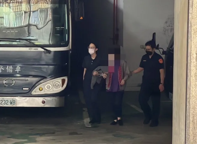 徐巧芯大姑劉向婕。陳彩玲攝