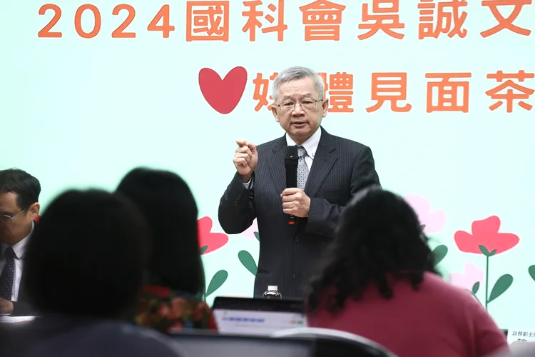 吳誠文主委將與教育部合作進行專業人才培育，並攜半導體、AI助百工百業。彭欣偉攝影。