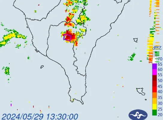 屏東縣下大雷雨。氣象署提供